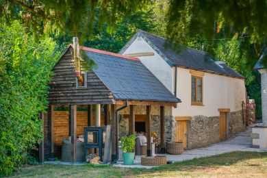 Four Shilling Barn (OC-F45947) Four Shilling Barn (OC-F45947)