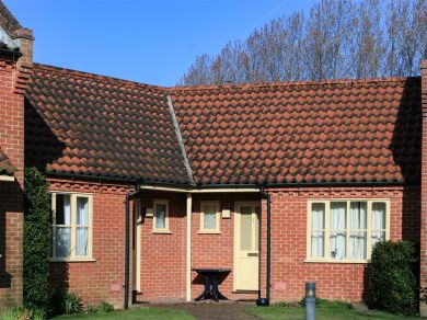 Corner Cottage - Snoring (OC-KT047) Corner Cottage - Snoring (OC-KT047)