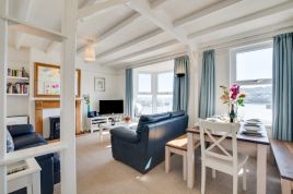 Quayside Apartment, The Wharf