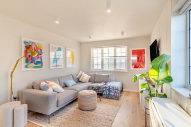 Charlies Place (OC-C33855) Charlies Place (OC-C33855)