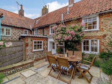 Corner Cottage - Blakeney (OC-NCC16)