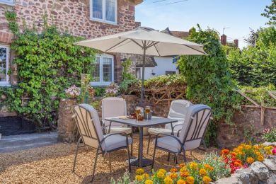 Vale Cottage (OC-V42711) Vale Cottage (OC-V42711)