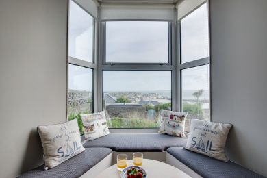 Flat 2, 7 Barnoon Terrace (OC-BARN27)