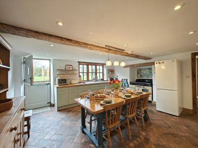 Hollyhocks Cottage (OC-H31104)