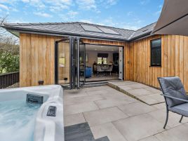 Holly Lodge Heyope