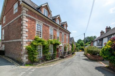 Llanfyllin The Manor House (OC-40870) Llanfyllin The Manor House (OC-40870)