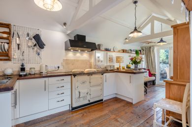 Tawny Cottage (OC-T28836)