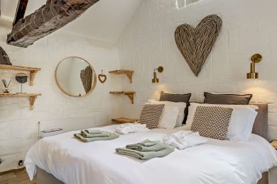 Love Cottage (OC-LOVE) Love Cottage (OC-LOVE)