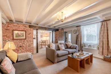 Fox Cottage - Catterick Village (OC-F31923)