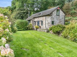 Cwm Bach Barn