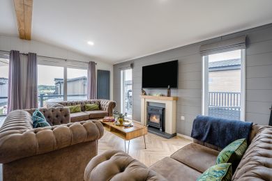 Scarlett Oak Lodge (OC-S45361) Scarlett Oak Lodge (OC-S45361)