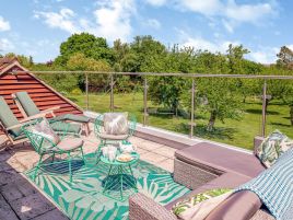 Orchard Farm Wedmore - Camelot