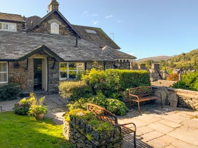 Studio Cottage (OC-LR146)