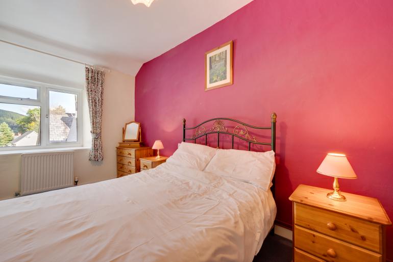 Dee Mount | Dee Mount in Corwen