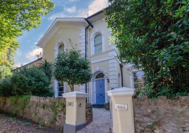 Rutland Lodge & Wellswood Mews (OC-RUTWEL)