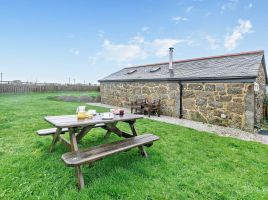 Ivy Cottage At Banns Farm
