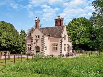 Tortworth Estate - Church Cottage (OC-77400)