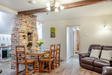 Finch Cottage - Whitwell (OC-F33502)