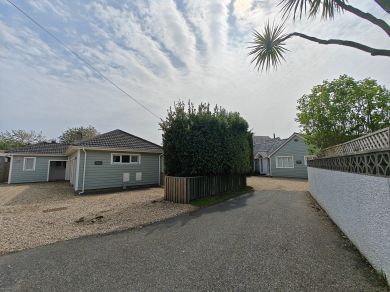 Freshfield Lodge (OC-F31860)