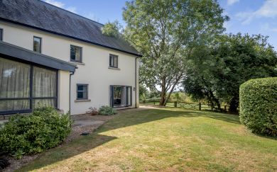 Usk Valley Farmhouse (OC-U32331) Usk Valley Farmhouse (OC-U32331)