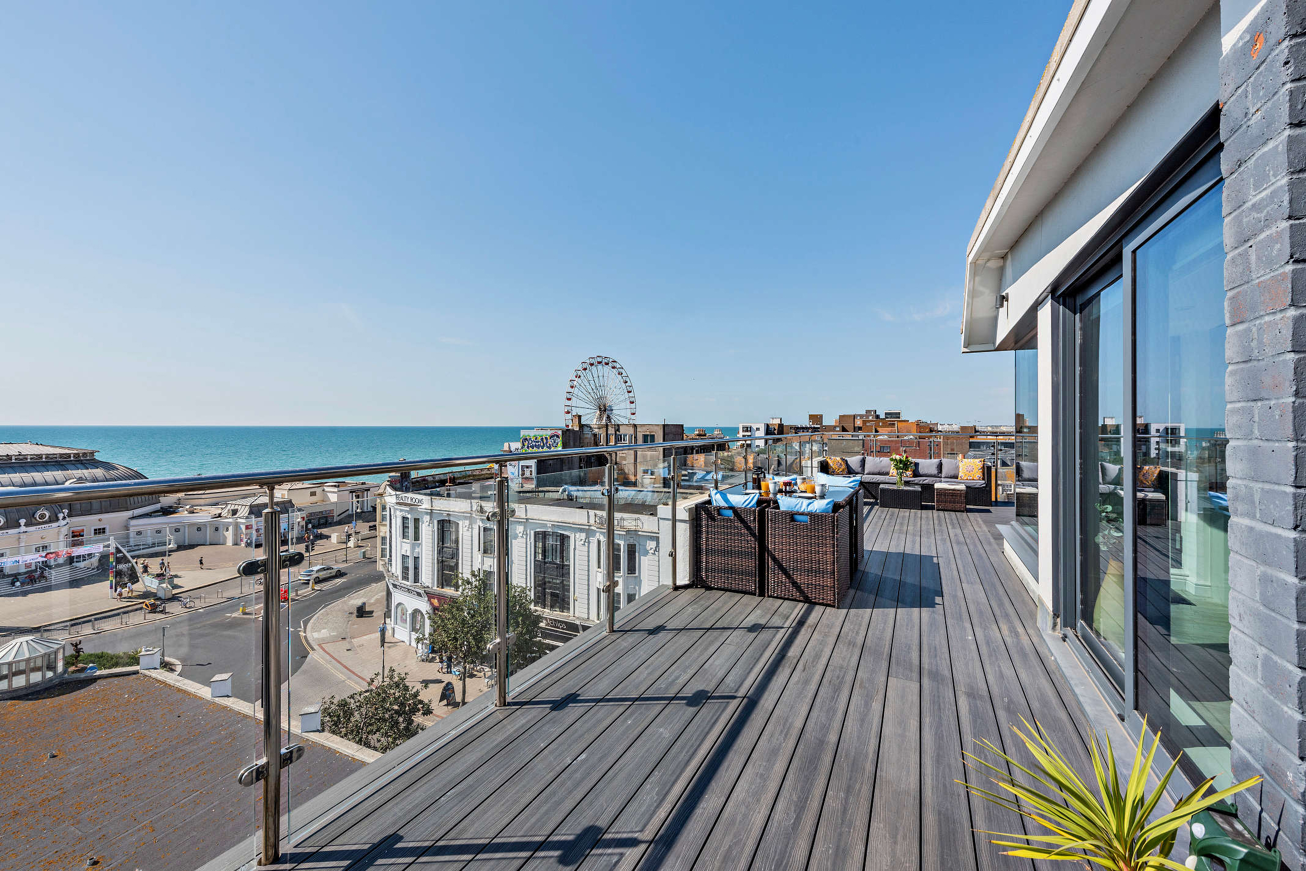 Penthouse on the Seafront | Penthouse on the Seafront in Worthing, Sussex - Seafront Penthouse Suites