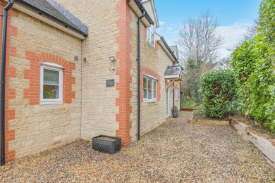 Railway Cottage (OC-R34367)