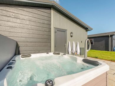 Bay Lodge - Tenby (OC-87832)