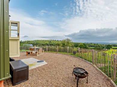 Bolstone View Shepherd Huts - Loxley (OC-93440) Bolstone View Shepherd Huts - Loxley (OC-93440)