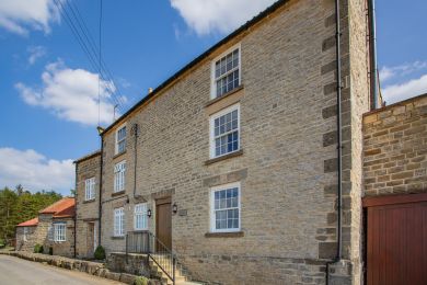 Low Mill House - Pickering (OC-T29975)