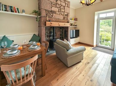 The Daisy Cottage (OC-D32671)