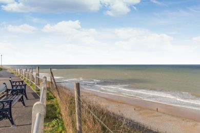 Cromer Town Three (OC-C46001) Cromer Town Three (OC-C46001)