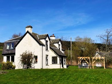 Milton of Tullypowrie Cottage (OC-D648233)