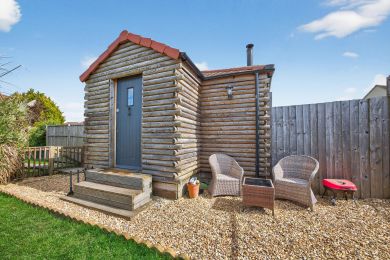 Purley Cabin (OC-P38232) Purley Cabin (OC-P38232)