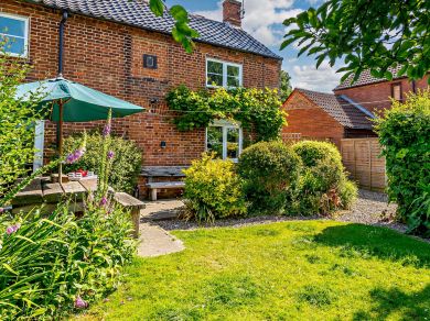 Vine Cottage - Ingham (OC-88616) Vine Cottage - Ingham (OC-88616)