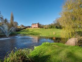 The Country House