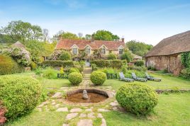 Wisteria Farmhouse - Somerset