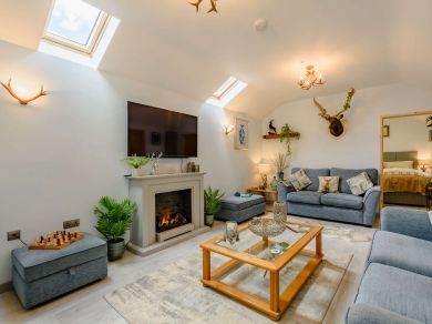 Bwthyn Y Baedd - Boar Cottage (OC-88028)
