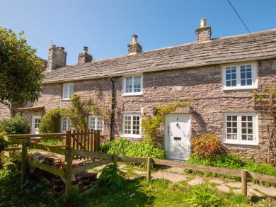 Egmont View Cottage (OC-IC045)