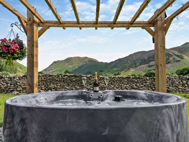 Swaledale Hut At Deepdale Hall (OC-85532) Swaledale Hut At Deepdale Hall (OC-85532)