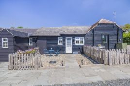 Farm Lodge 2