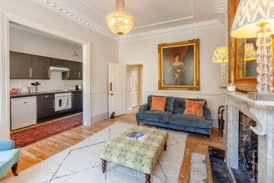 Russel Street Residence (OC-R45717) Russel Street Residence (OC-R45717)