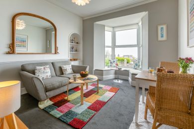 Flat 2, 7 Barnoon Terrace (OC-BARN27)