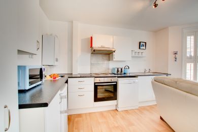 Flat 6, Erpingham House (OC-2033)
