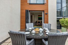 Beach Hut - M4