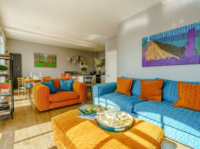 Apartment No. 9 (OC-83763)