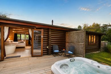 Maple Lodge (OC-M39028) Maple Lodge (OC-M39028)