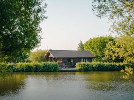Clovelly Lakes Plover Lodge Thirteen