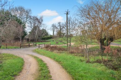 The Robin - Ham Farm (OC-R34730) The Robin - Ham Farm (OC-R34730)