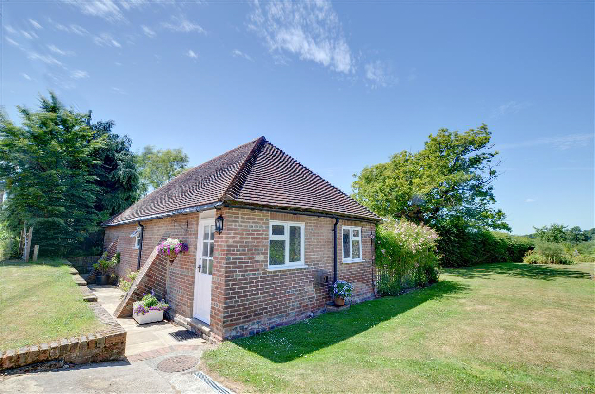 Smugley Cottage | Smugley Cottage in Goudhurst, near Cranbrook, Kent
