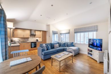 Yew Tree Cottage (OC-LR174) Yew Tree Cottage (OC-LR174)